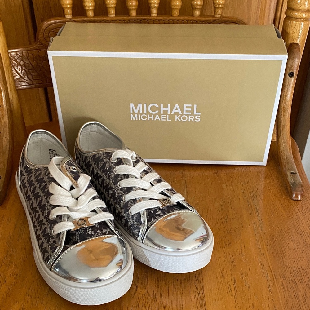 Michael Kors Gray Logo Sneakers with Silver Toe Caps. Women’s size 6